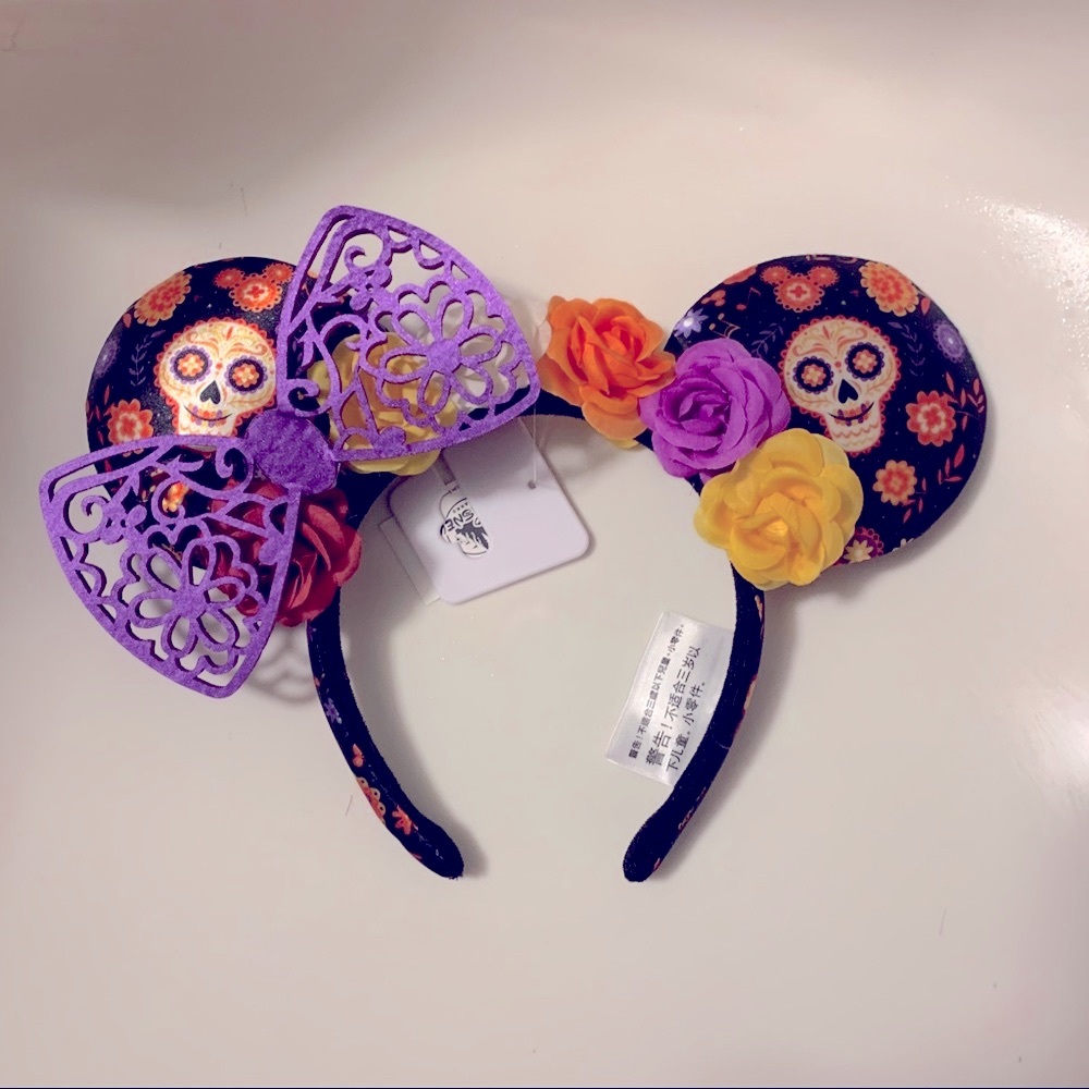DISNEY Minnie Mouse “Coco” Dia de Los Muertos
